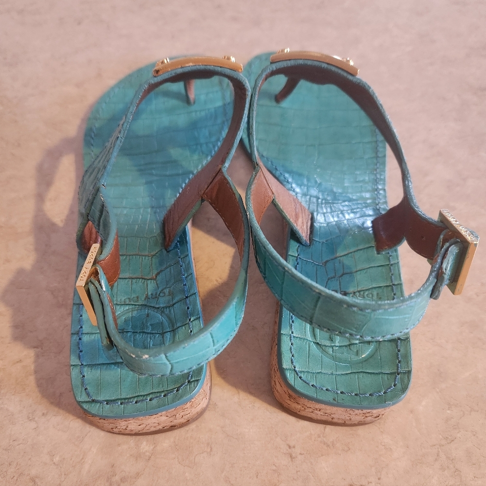 Tory Burch Teal Croc-Embossed Leather Thong Sandals with Gold Logo - Picture 3 of 11
